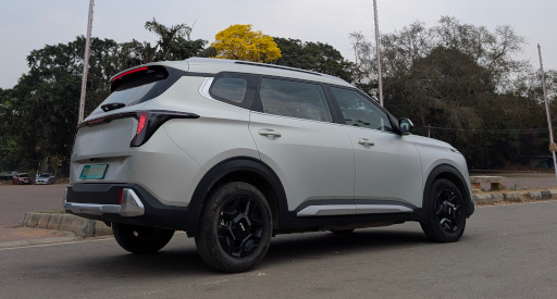 Kia Carens Clavis Side view