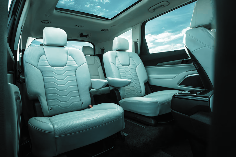 Naviget Founding 50. Captain Seats.
